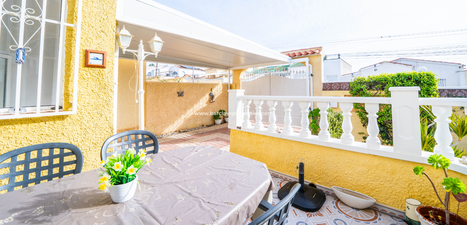 Resale - Freistendhe Villa - Urb. La Marina