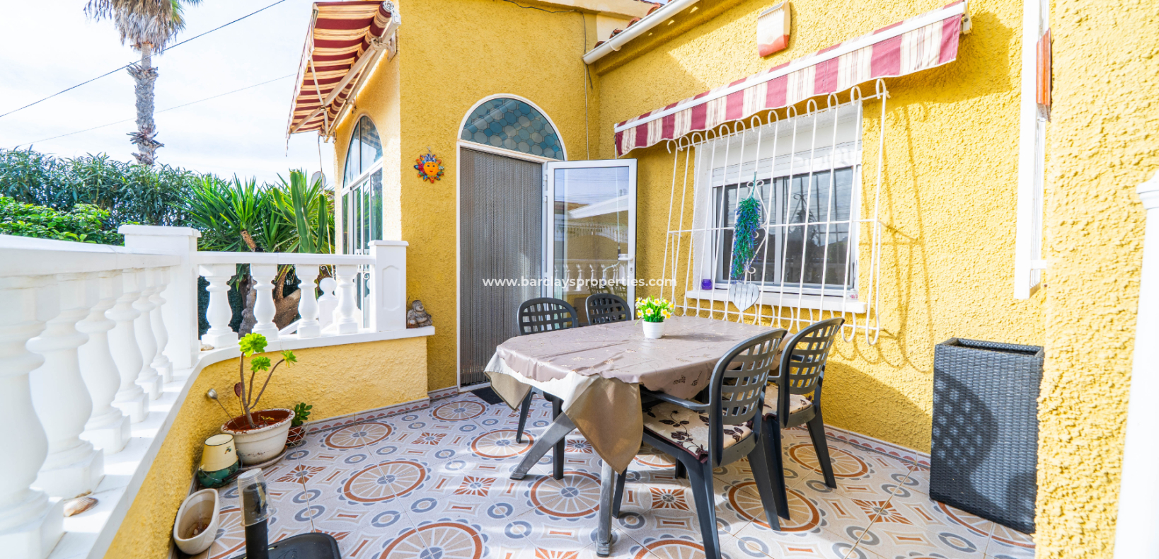 Resale - Freistendhe Villa - Urb. La Marina