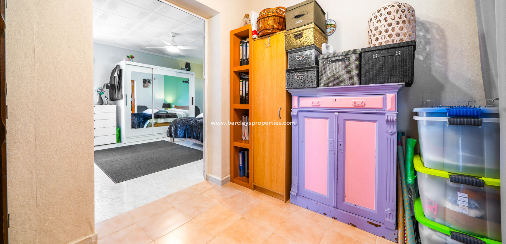 Resale - Freistendhe Villa - Urb. La Marina