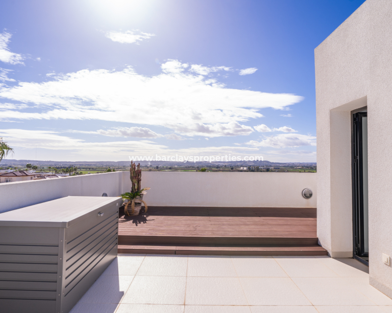 Resale - Freistendhe Villa - Urb. La Marina