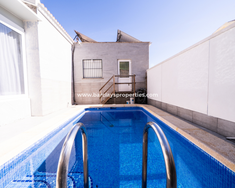 Resale - Freistendhe Villa - Urb. La Marina