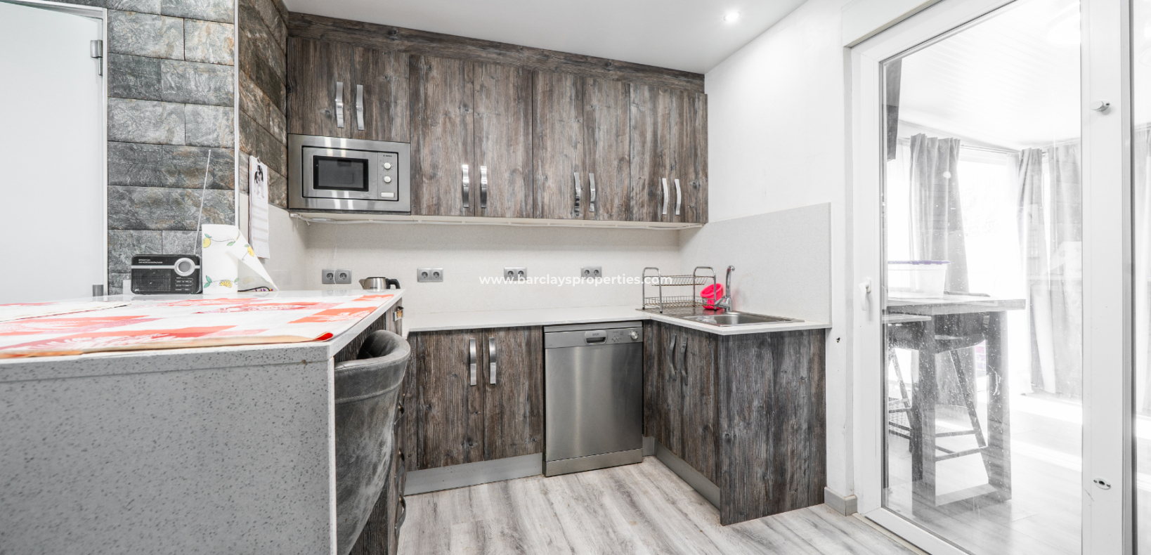 Resale - Freistendhe Villa - Urb. La Marina