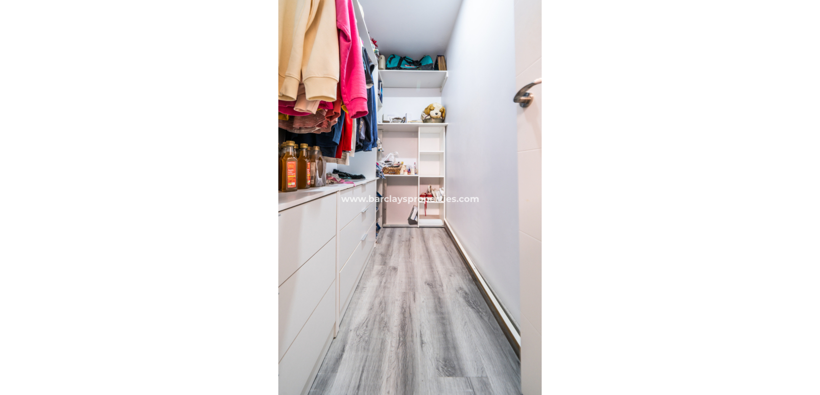 Resale - Freistendhe Villa - Urb. La Marina