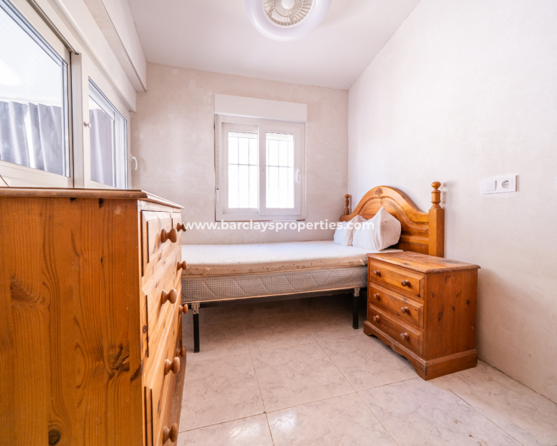 Resale - Freistendhe Villa - Urb. La Marina