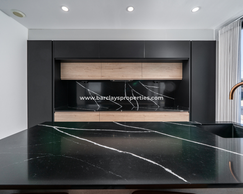 Resale - Freistendhe Villa - Urb. La Marina