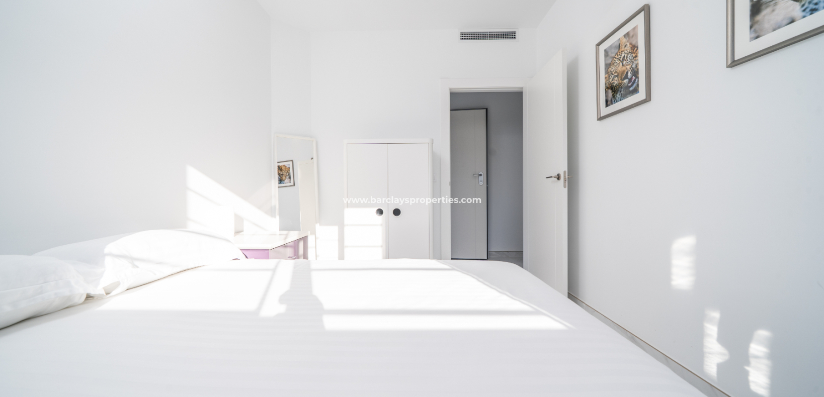 Resale - Freistendhe Villa - Urb. La Marina