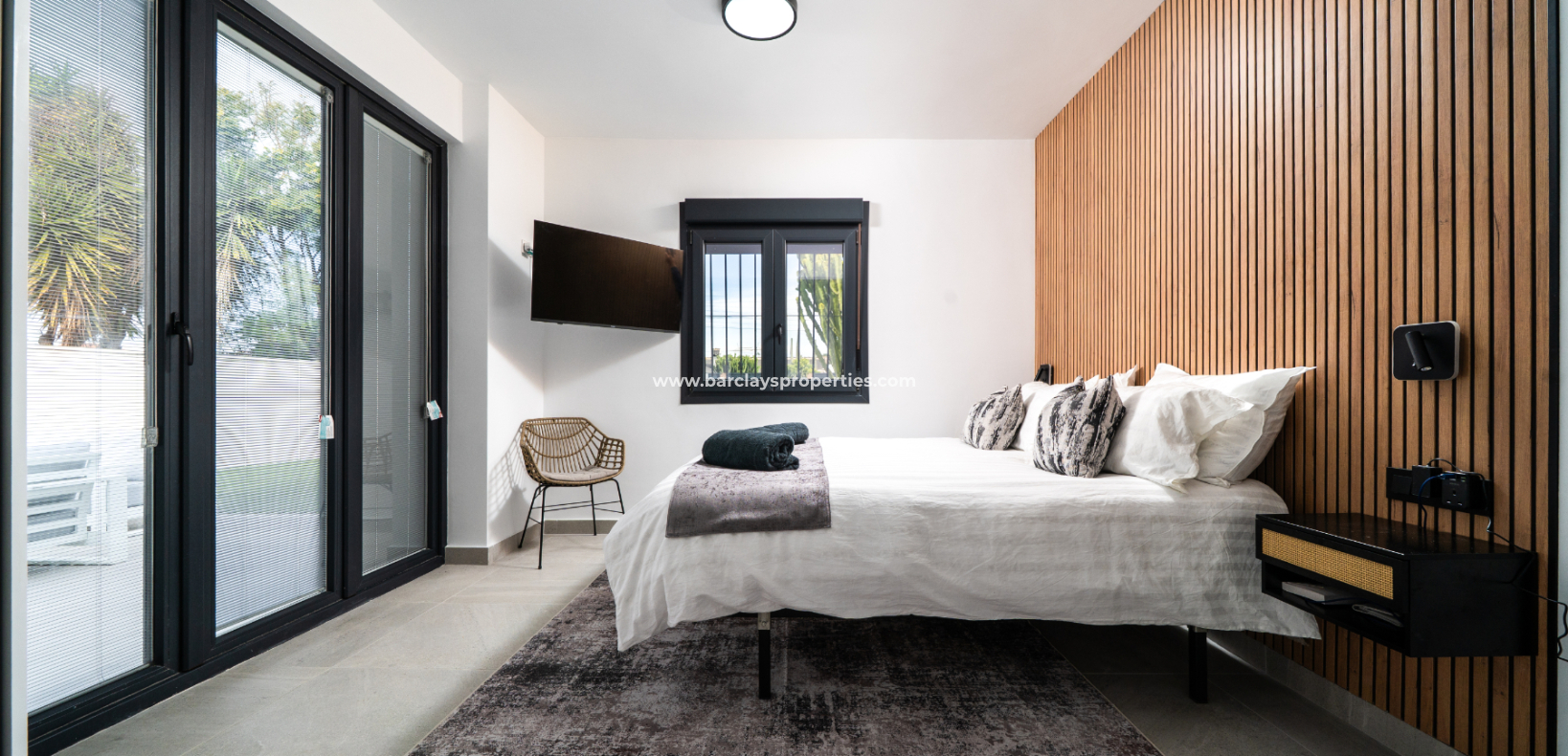 Resale - Freistendhe Villa - Urb. La Marina