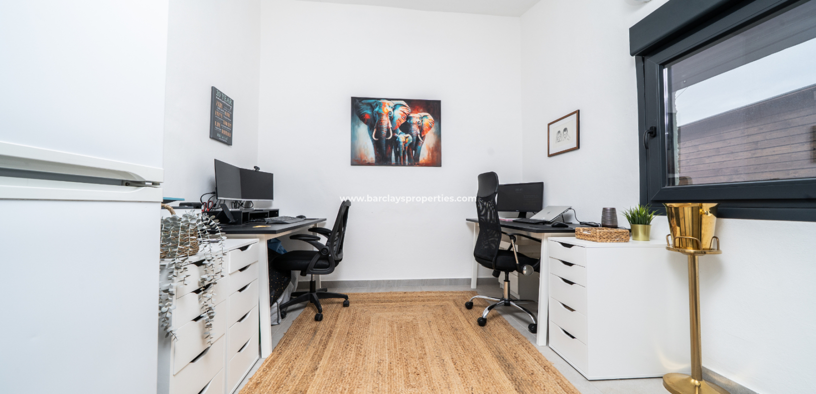 Resale - Freistendhe Villa - Urb. La Marina