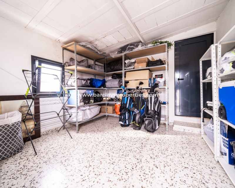 Resale - Freistendhe Villa - Urb. La Marina