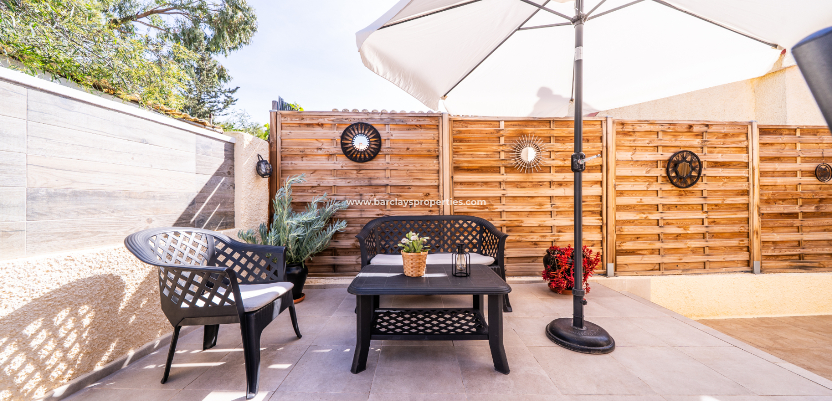 Resale - Freistendhe Villa - Urb. La Marina