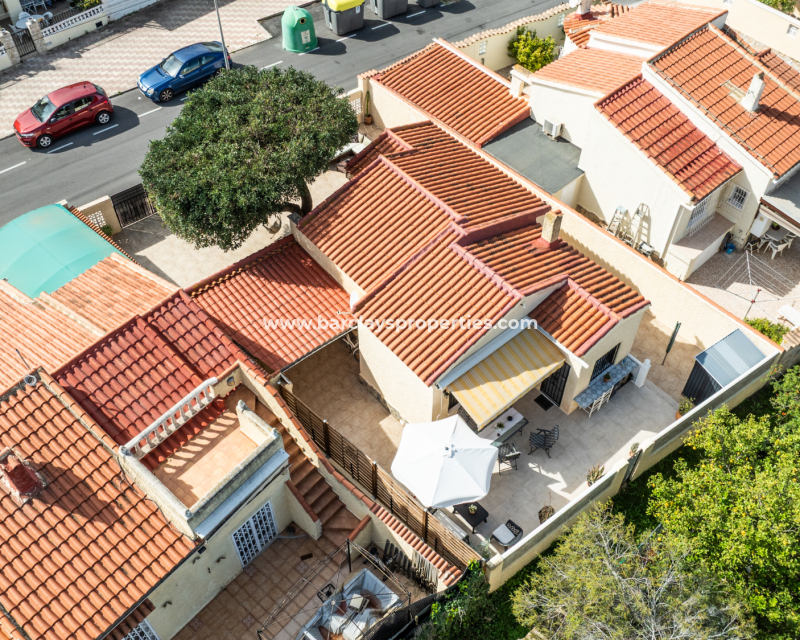 Resale - Freistendhe Villa - Urb. La Marina