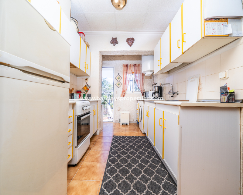 Resale - Freistendhe Villa - Urb. La Marina