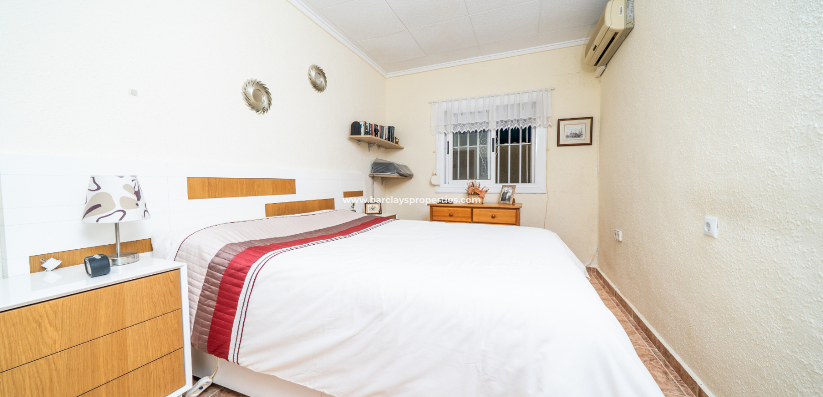 Resale - Freistendhe Villa - Urb. La Marina