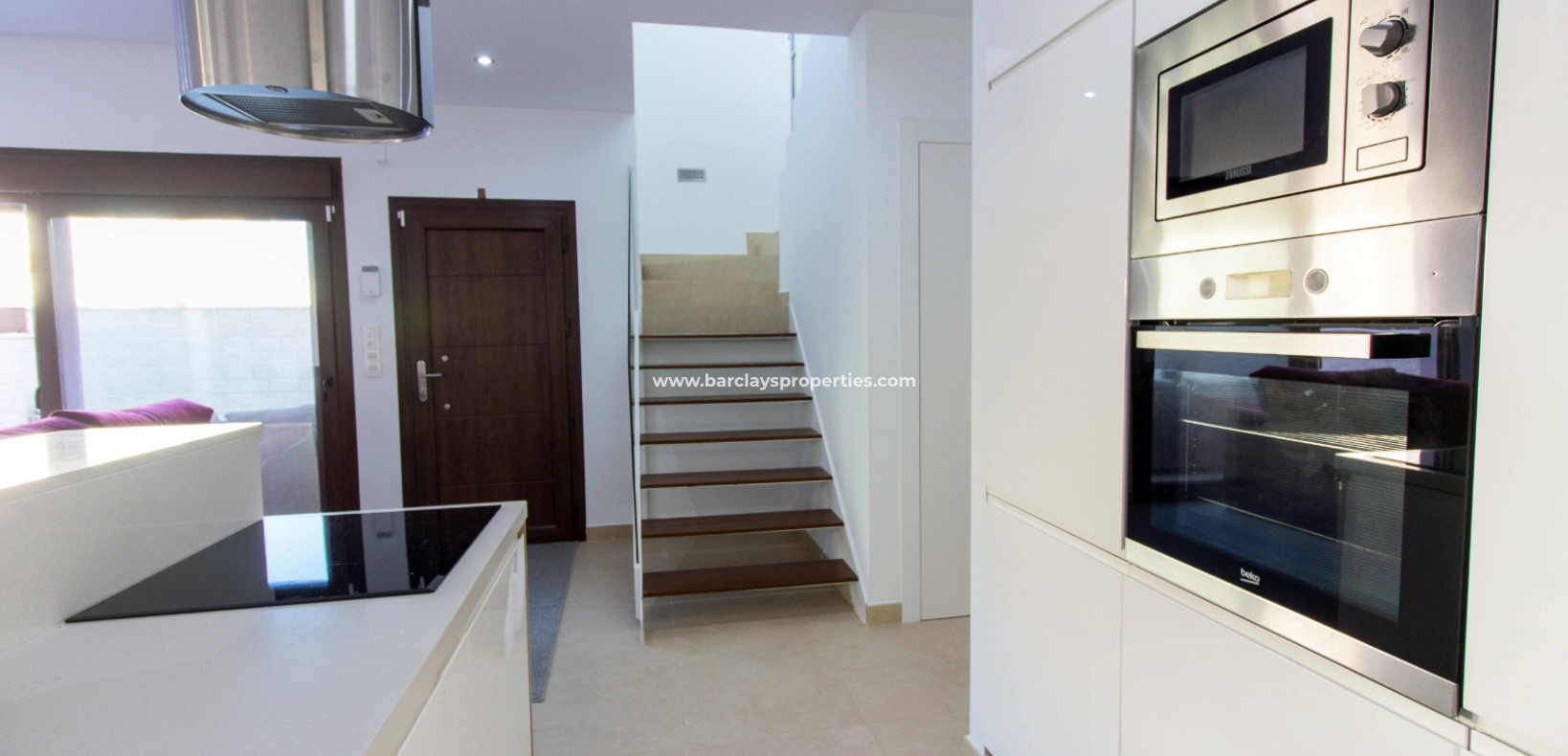 Resale - Freistendhe Villa - Urb. La Marina