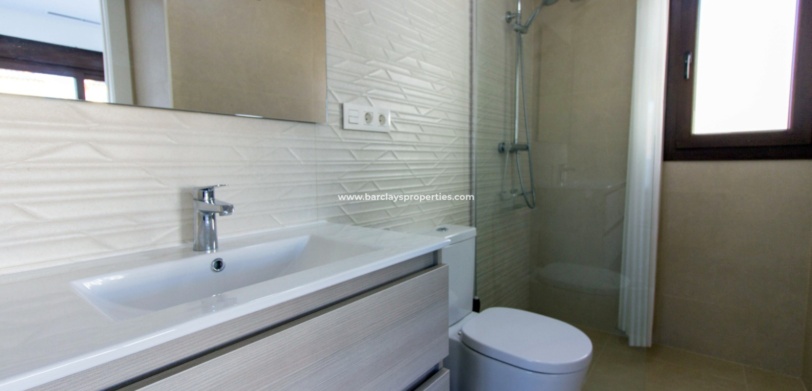 Resale - Freistendhe Villa - Urb. La Marina