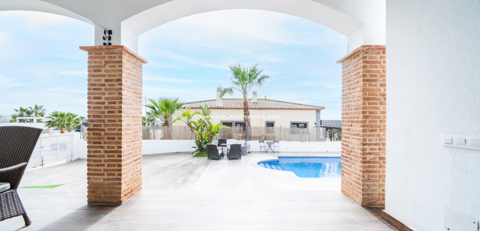 Resale - Freistendhe Villa - Urb. La Marina