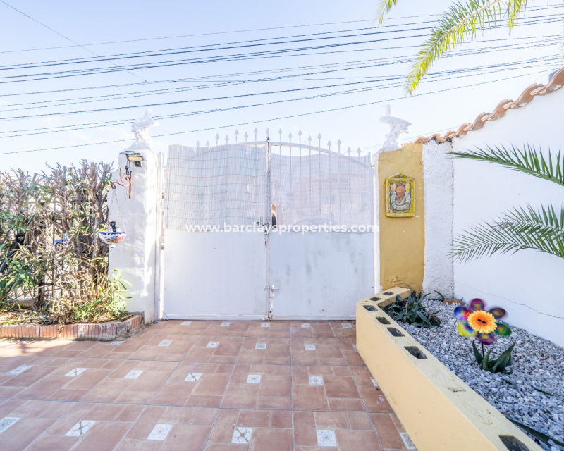 Resale - Freistendhe Villa - Urb. La Marina