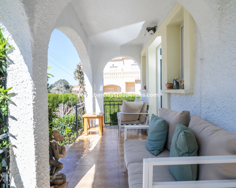 Resale - Freistendhe Villa - Urb. La Marina