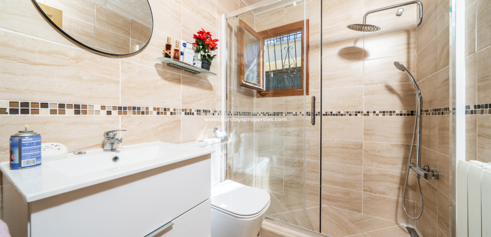 Resale - Freistendhe Villa - Urb. La Marina