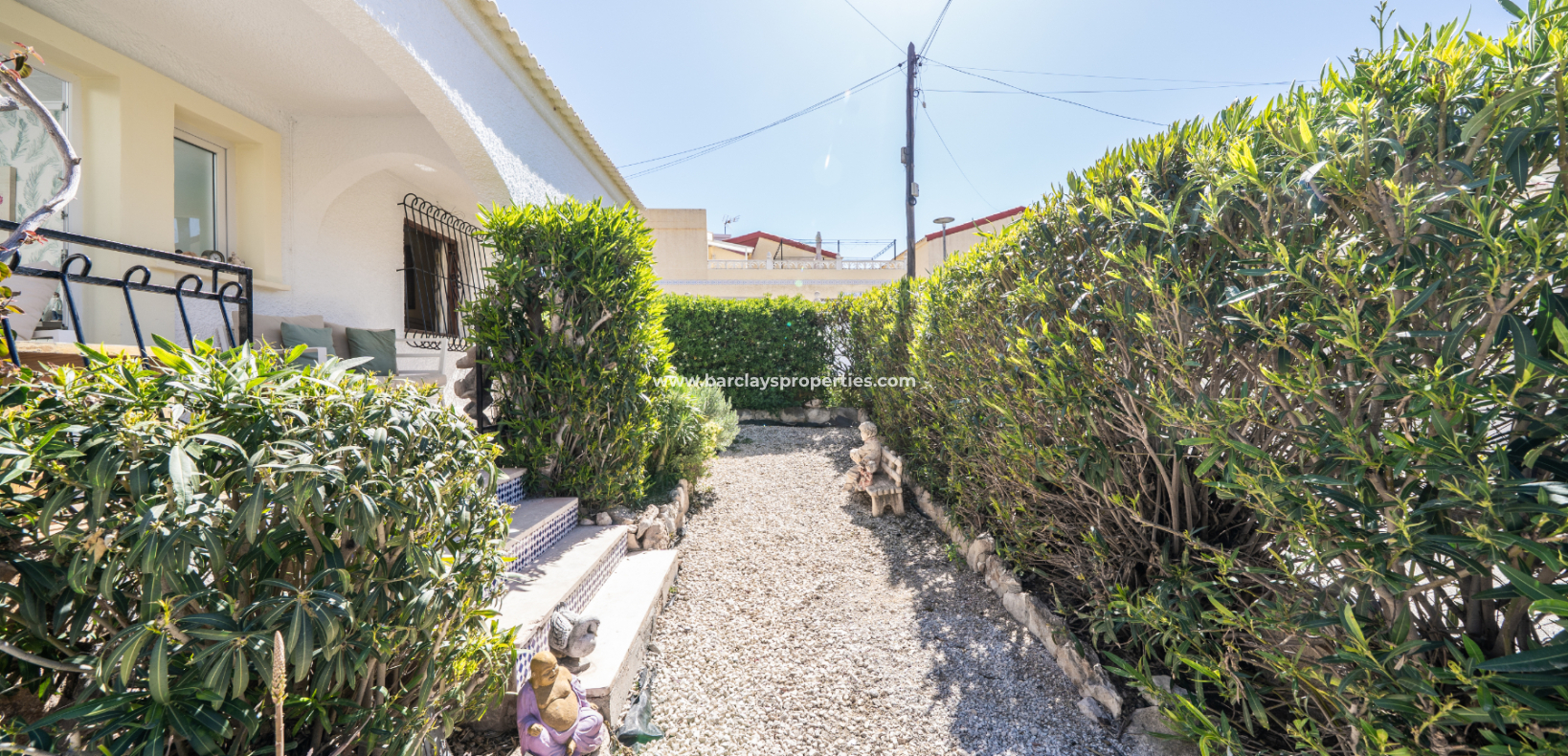 Resale - Freistendhe Villa - Urb. La Marina