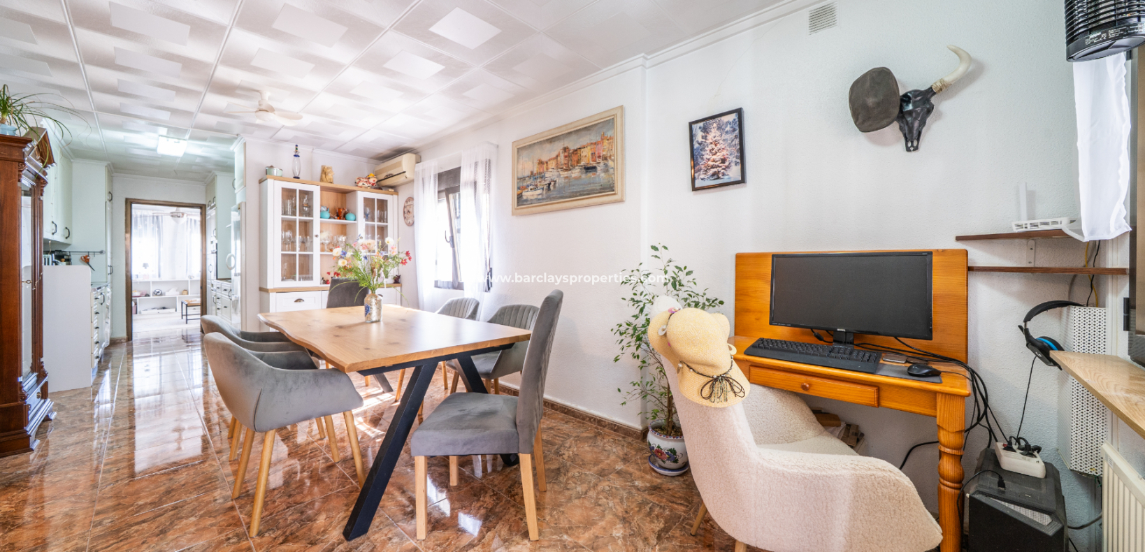 Resale - Freistendhe Villa - Urb. La Marina