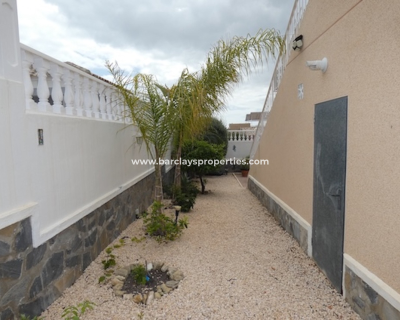 Resale - Freistendhe Villa - Urb. La Marina