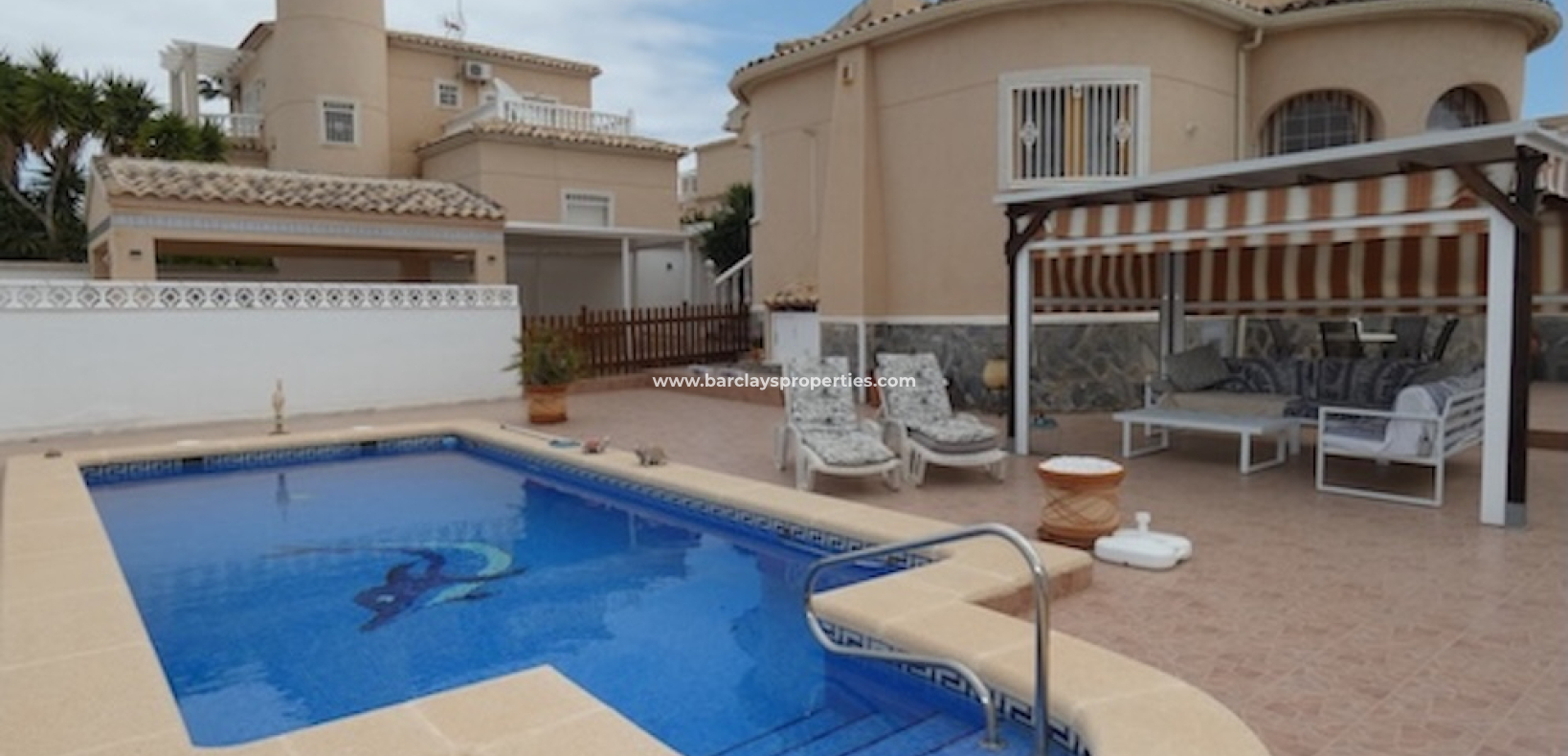 Resale - Freistendhe Villa - Urb. La Marina