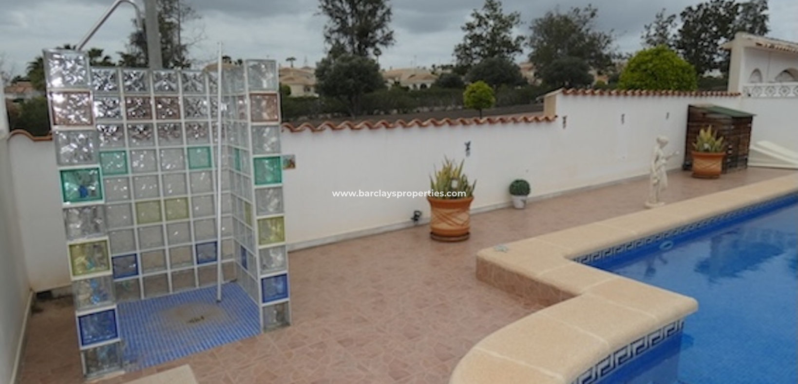 Resale - Freistendhe Villa - Urb. La Marina