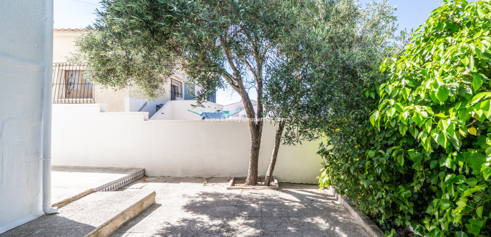 Resale - Freistendhe Villa - Urb. La Marina