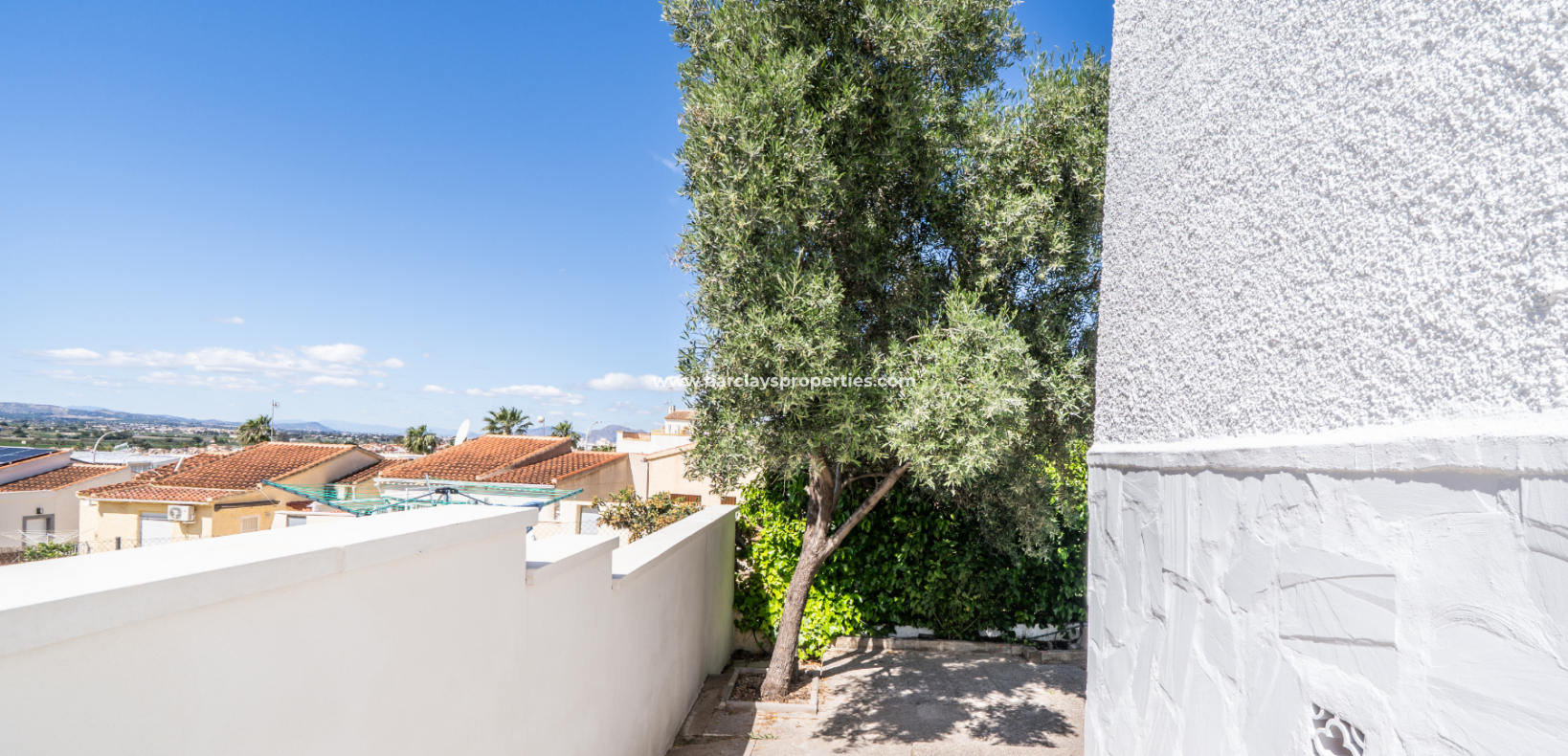 Resale - Freistendhe Villa - Urb. La Marina