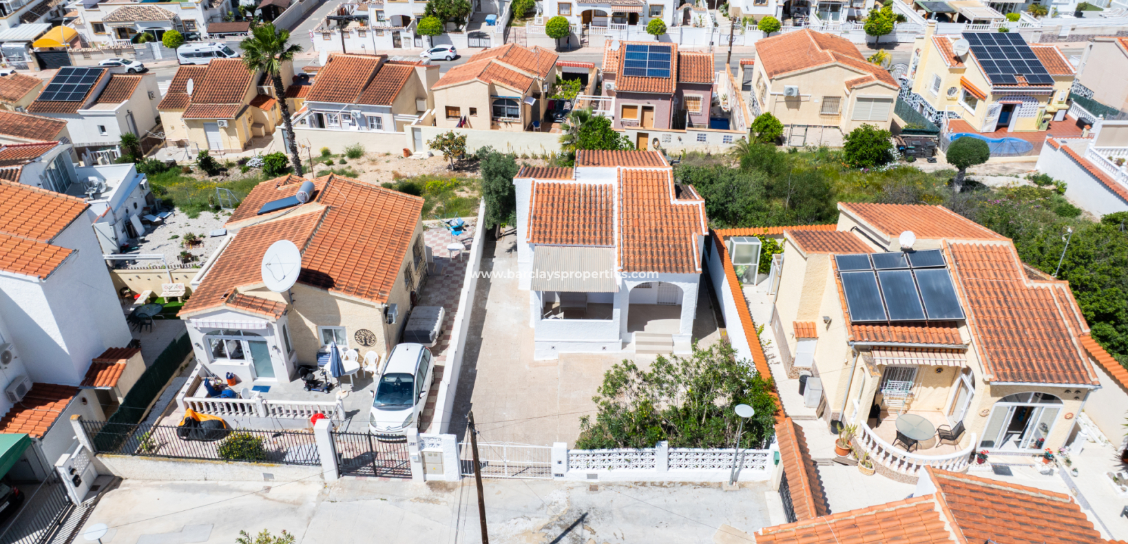 Resale - Freistendhe Villa - Urb. La Marina