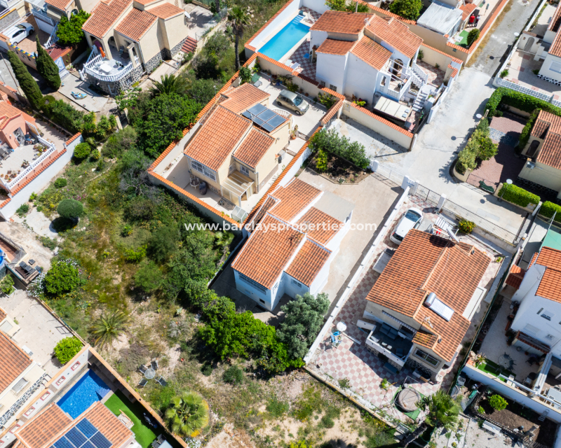 Resale - Freistendhe Villa - Urb. La Marina