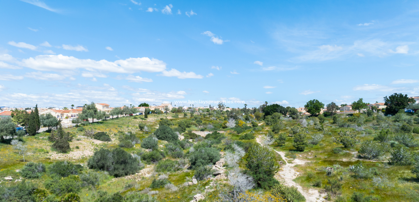 Resale - Freistendhe Villa - Urb. La Marina