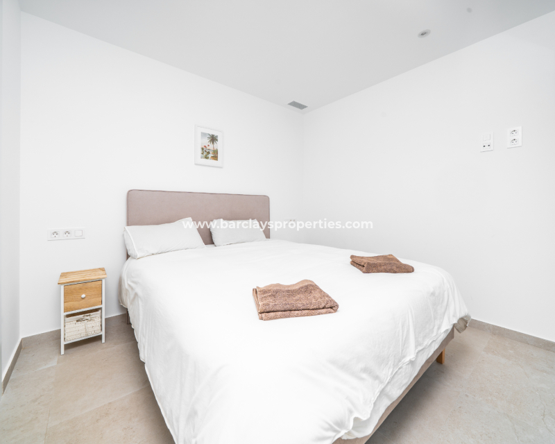 Resale - Freistendhe Villa - Urb. La Marina