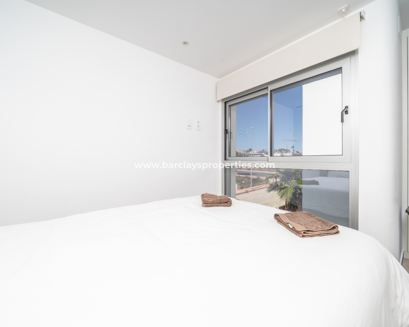 Resale - Freistendhe Villa - Urb. La Marina