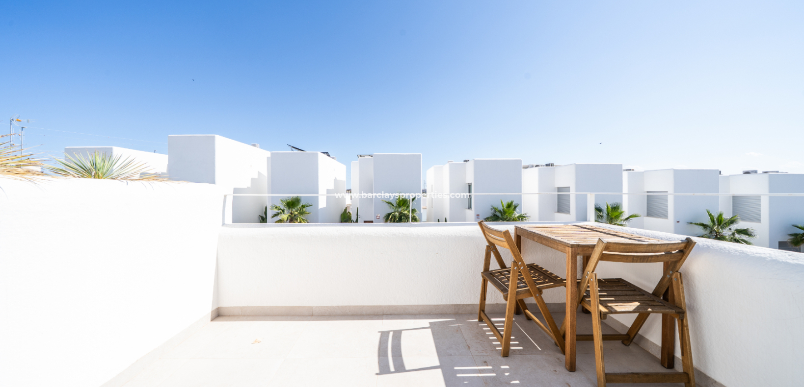 Resale - Freistendhe Villa - Urb. La Marina