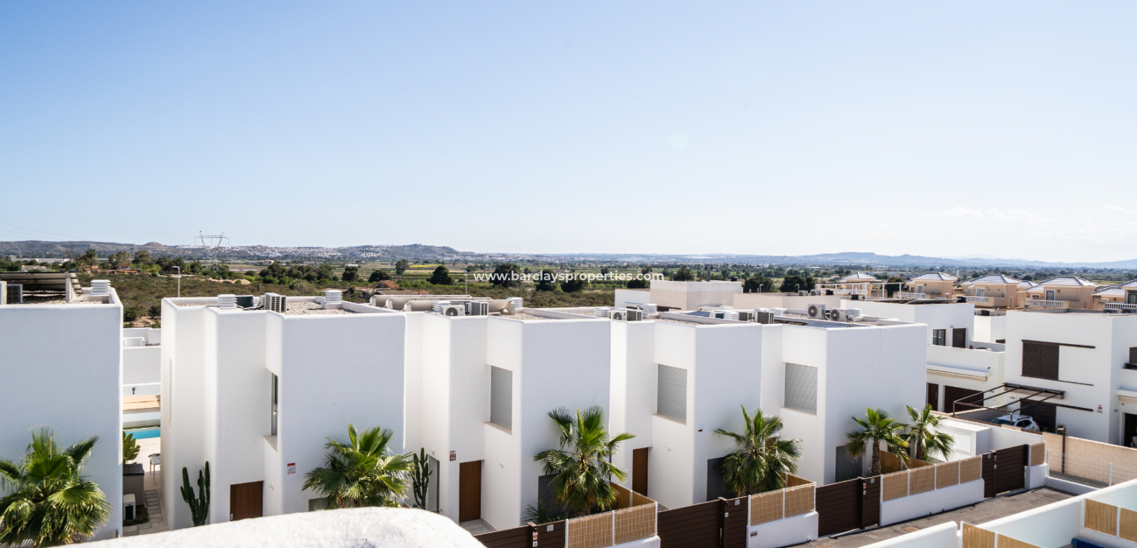 Resale - Freistendhe Villa - Urb. La Marina