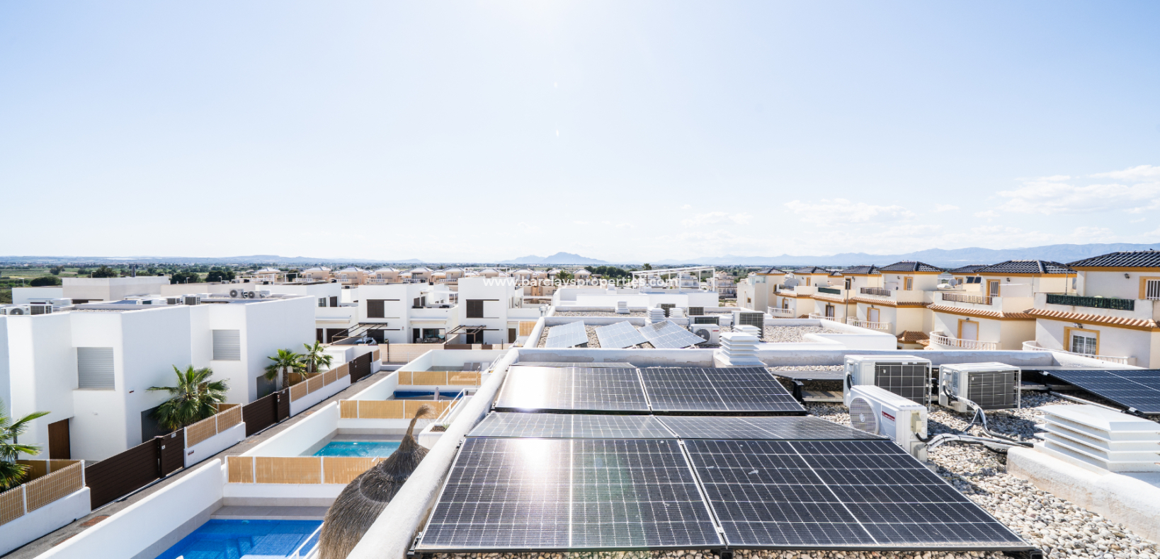 Resale - Freistendhe Villa - Urb. La Marina