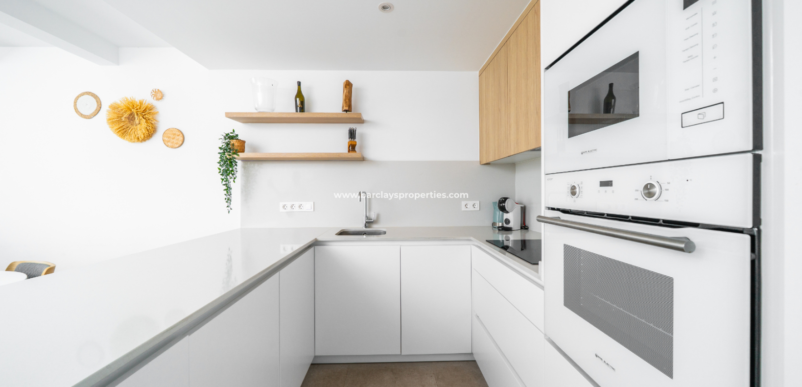 Resale - Freistendhe Villa - Urb. La Marina