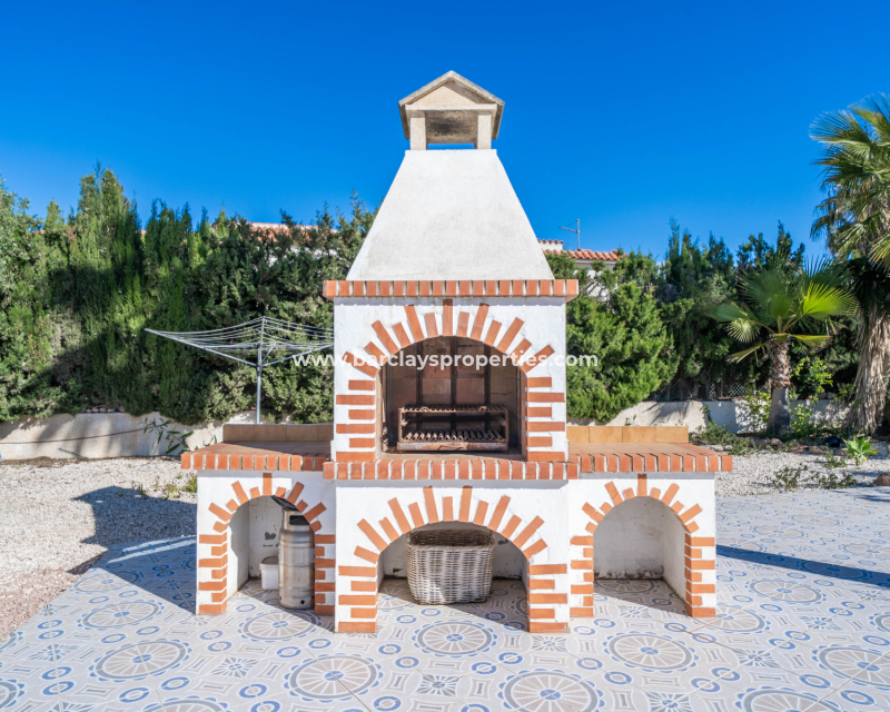 Resale - Freistendhe Villa - Urb. La Marina