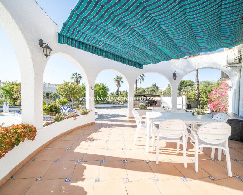 Resale - Freistendhe Villa - Urb. La Marina