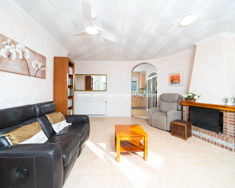 Resale - Freistendhe Villa - Urb. La Marina