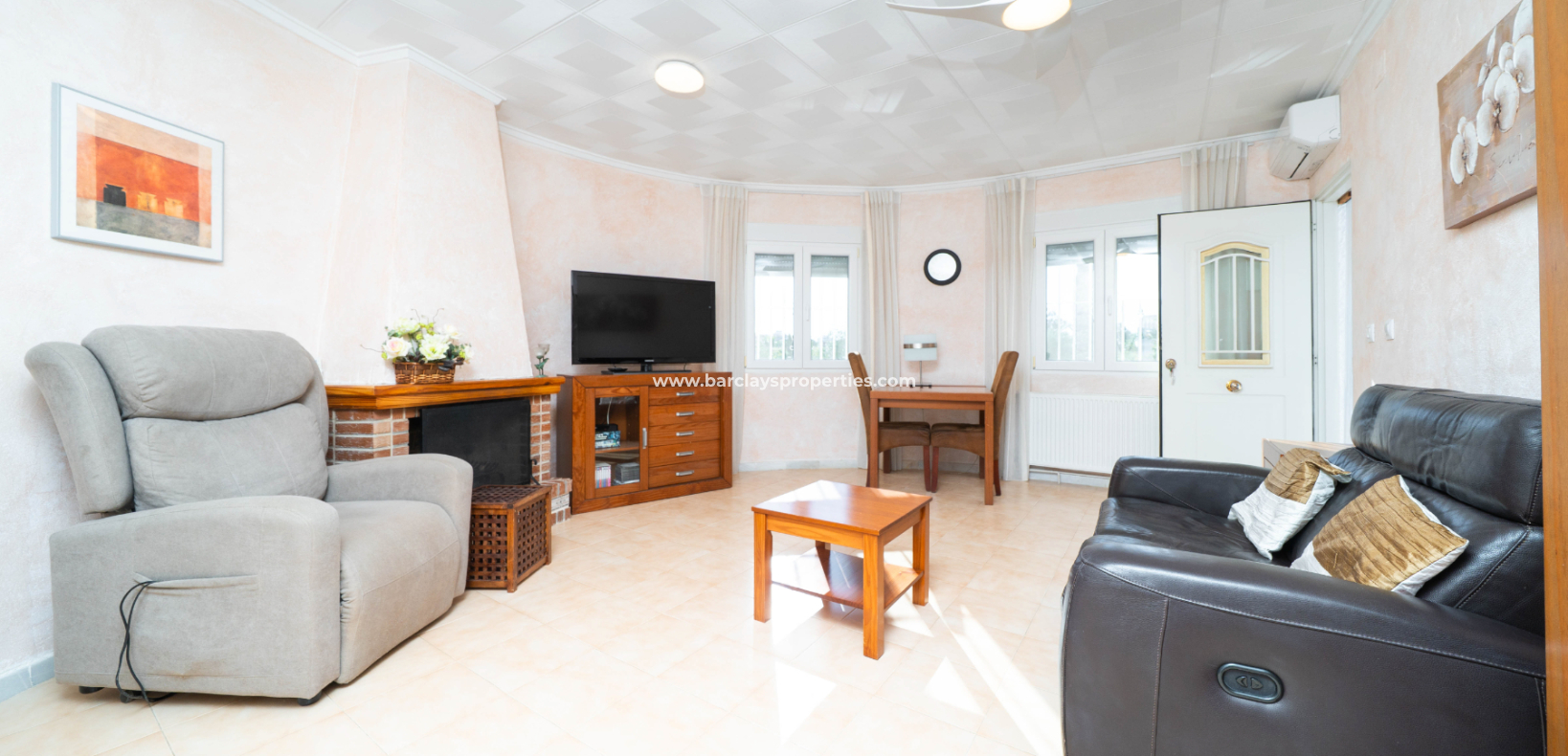 Resale - Freistendhe Villa - Urb. La Marina