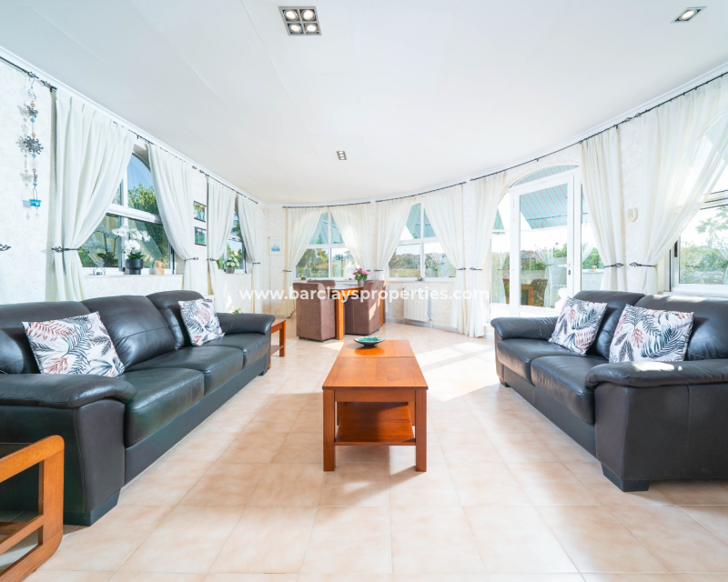 Resale - Freistendhe Villa - Urb. La Marina