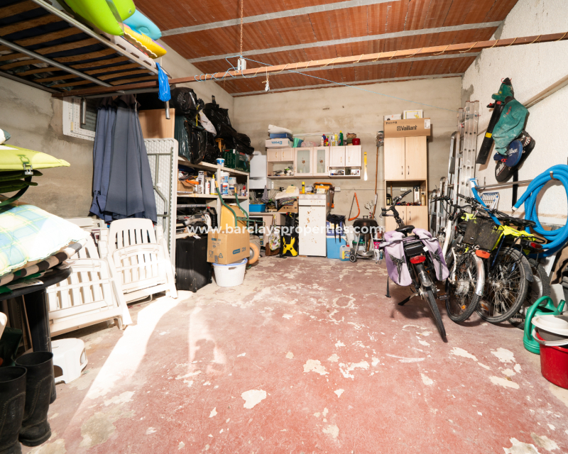 Resale - Freistendhe Villa - Urb. La Marina