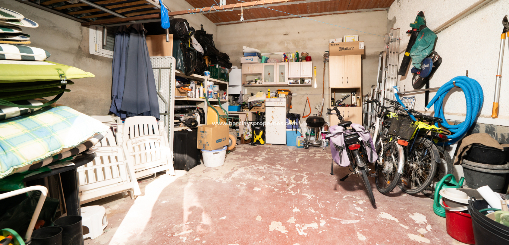 Resale - Freistendhe Villa - Urb. La Marina