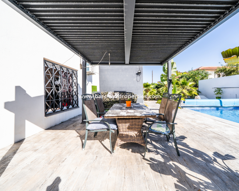 Resale - Freistendhe Villa - Urb. La Marina