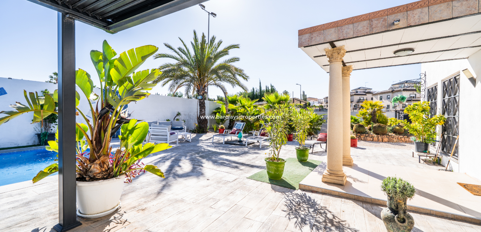 Resale - Freistendhe Villa - Urb. La Marina