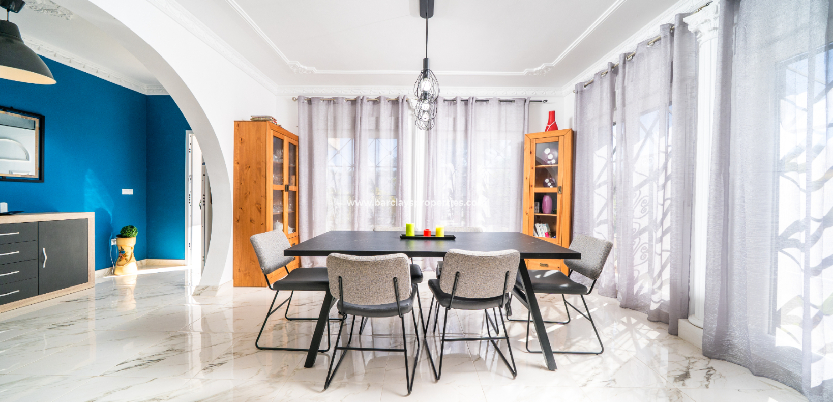 Resale - Freistendhe Villa - Urb. La Marina