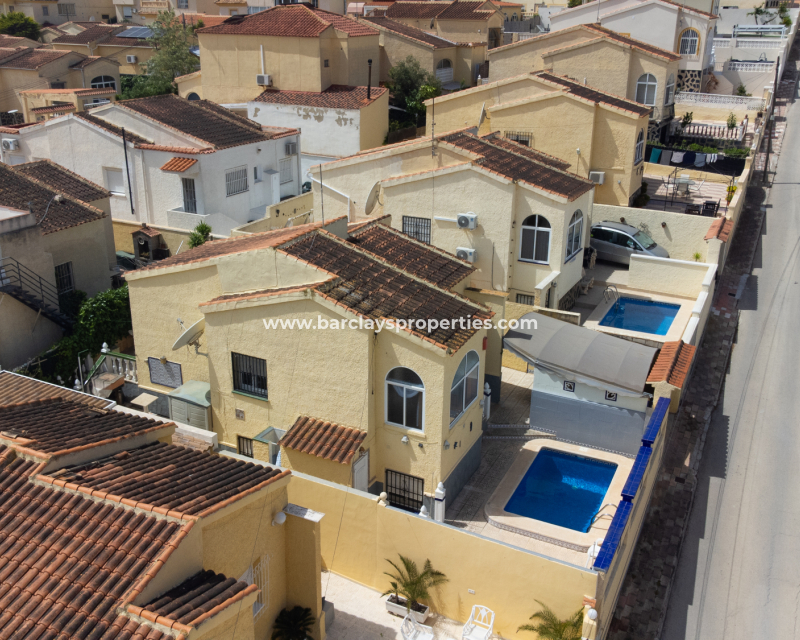 Resale - Freistendhe Villa - Urb. La Marina